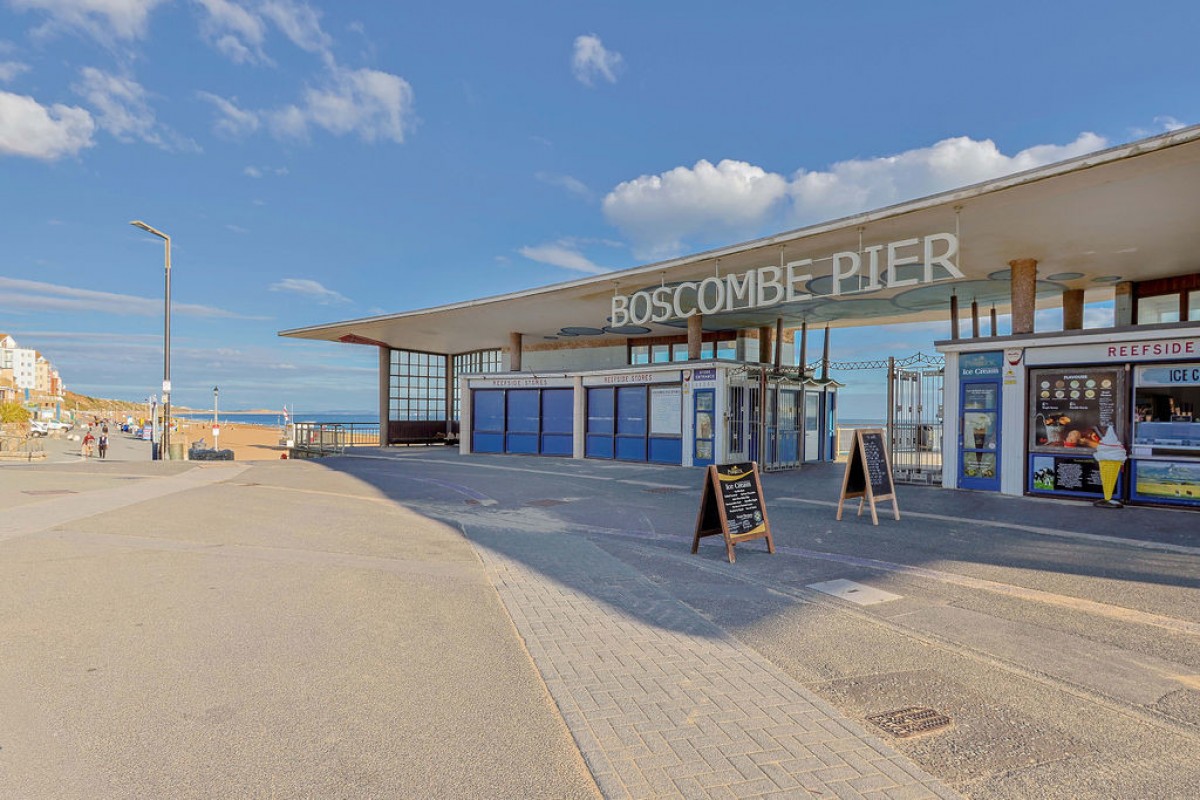 Overstrand, Bournemouth