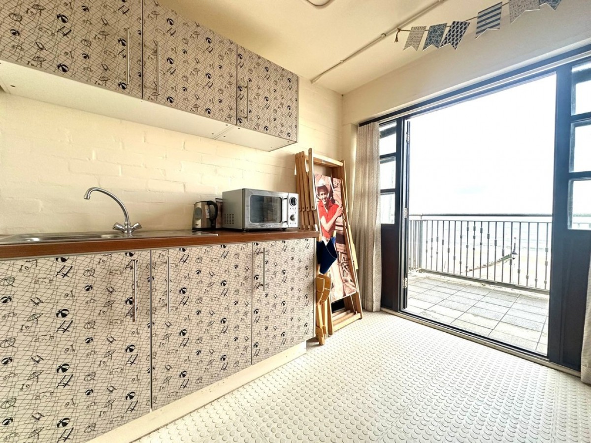 Overstrand, Bournemouth