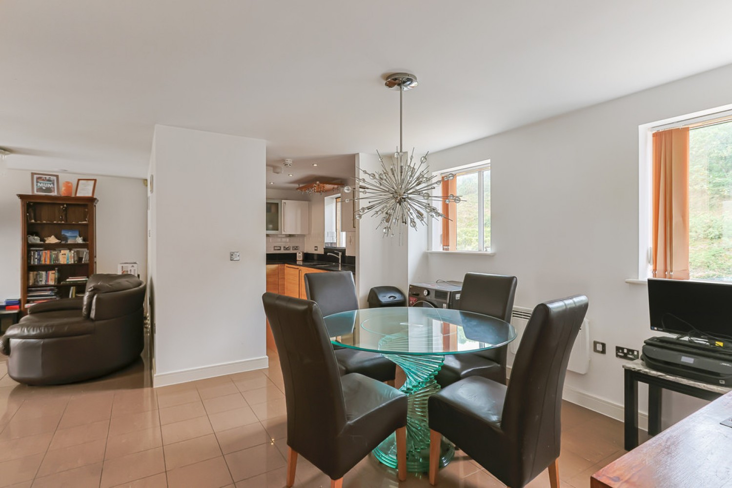 3 bedroom Flat for Sale Honeycombe Chine, Bournemouth