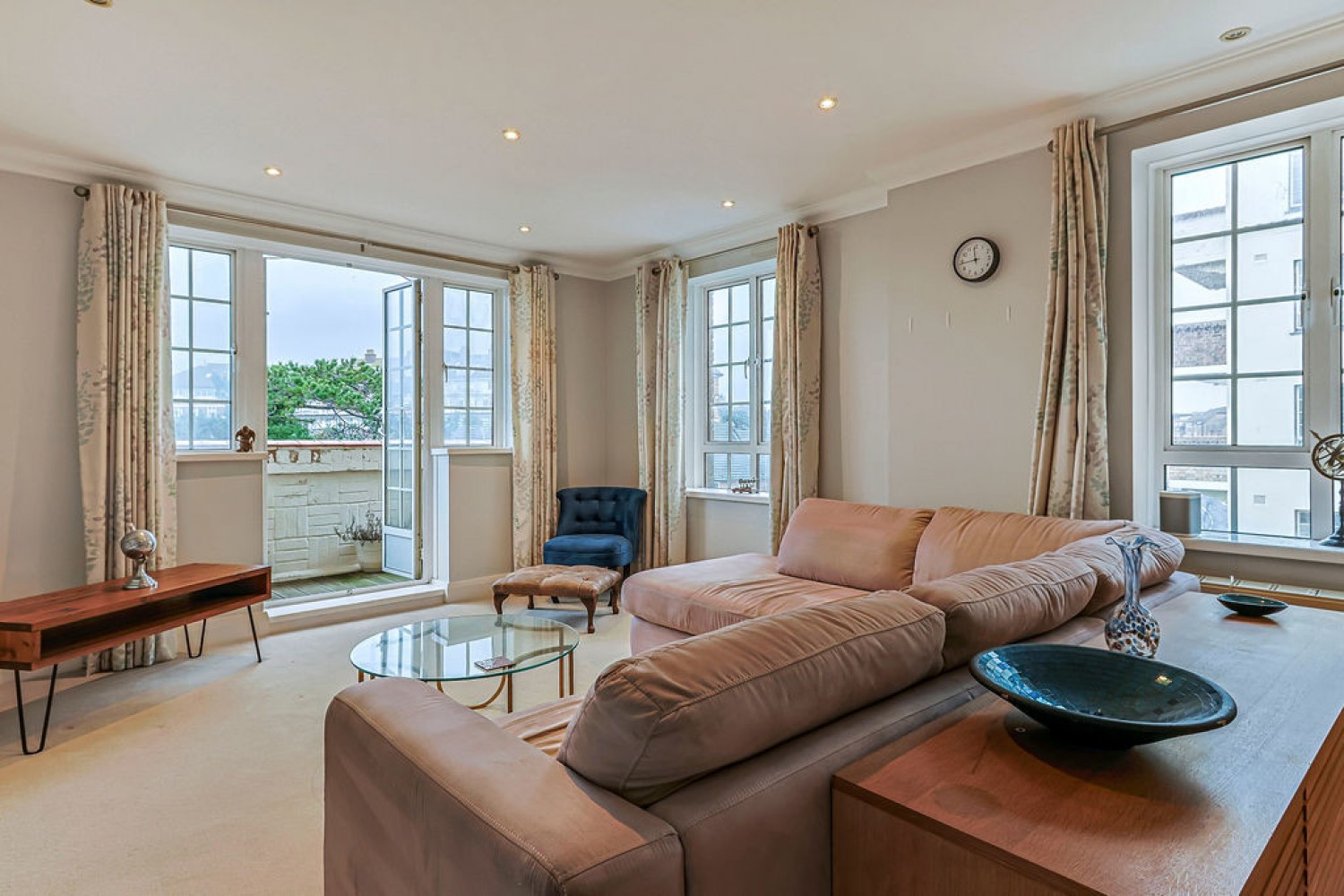 2 bedroom Flat for Sale San Remo Tower, Sea Road, Bournemouth