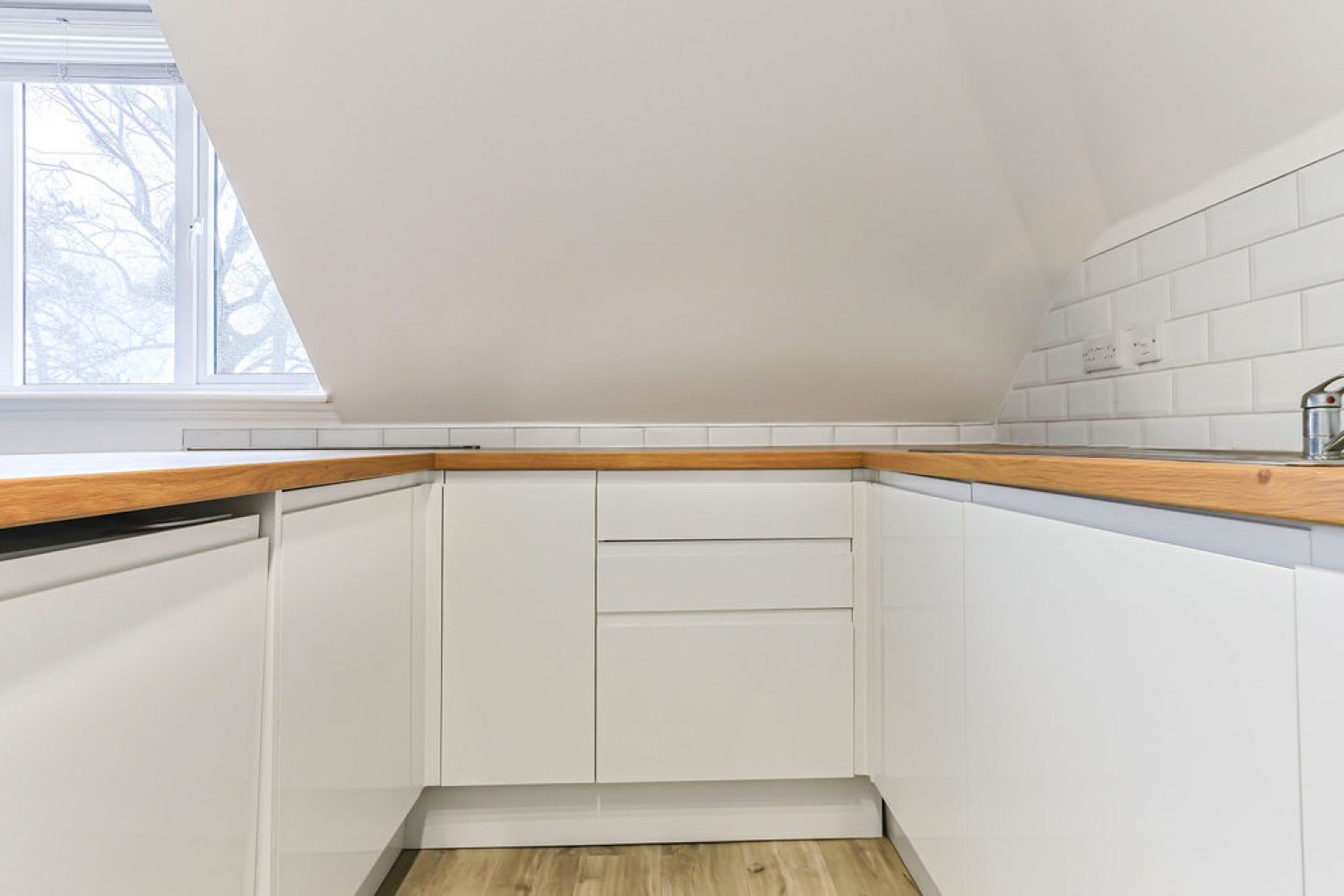 3 bedroom Flat in Heron Court Road, Bournemouth