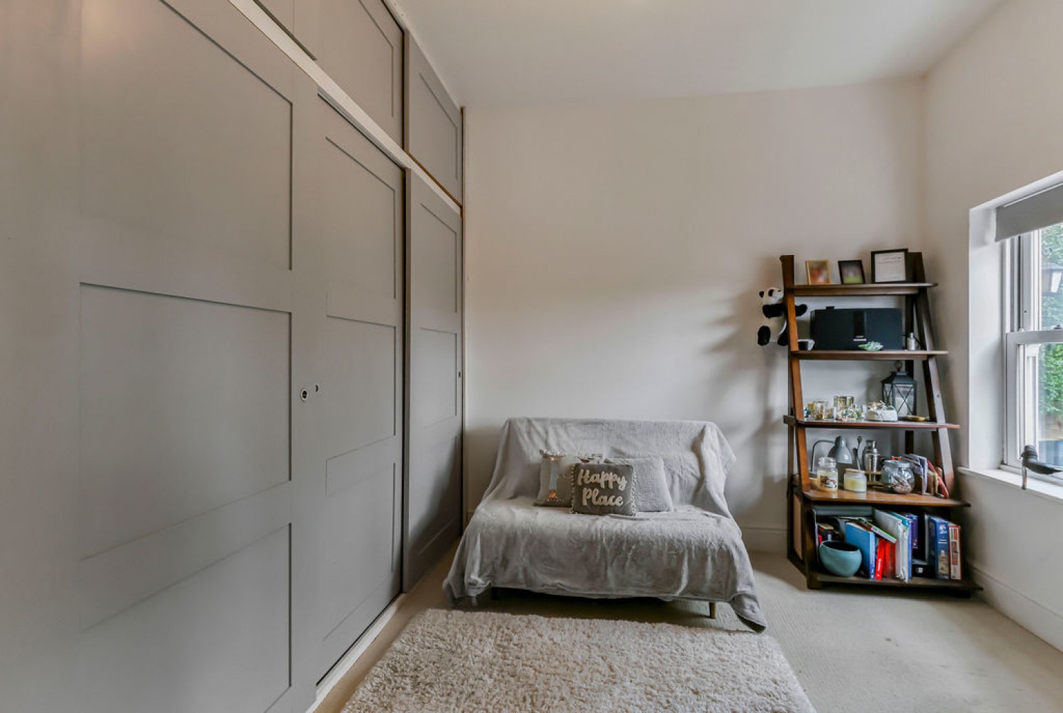 2 bedroom Flat in Bassett House, Knyveton Road