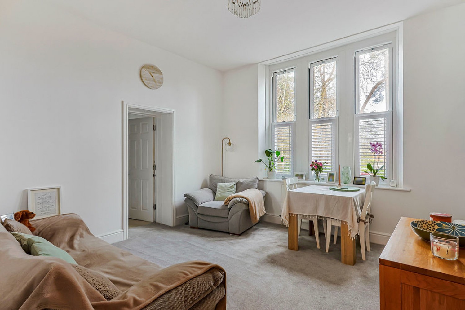 2 bedroom Flat in Bassett House, Knyveton Road