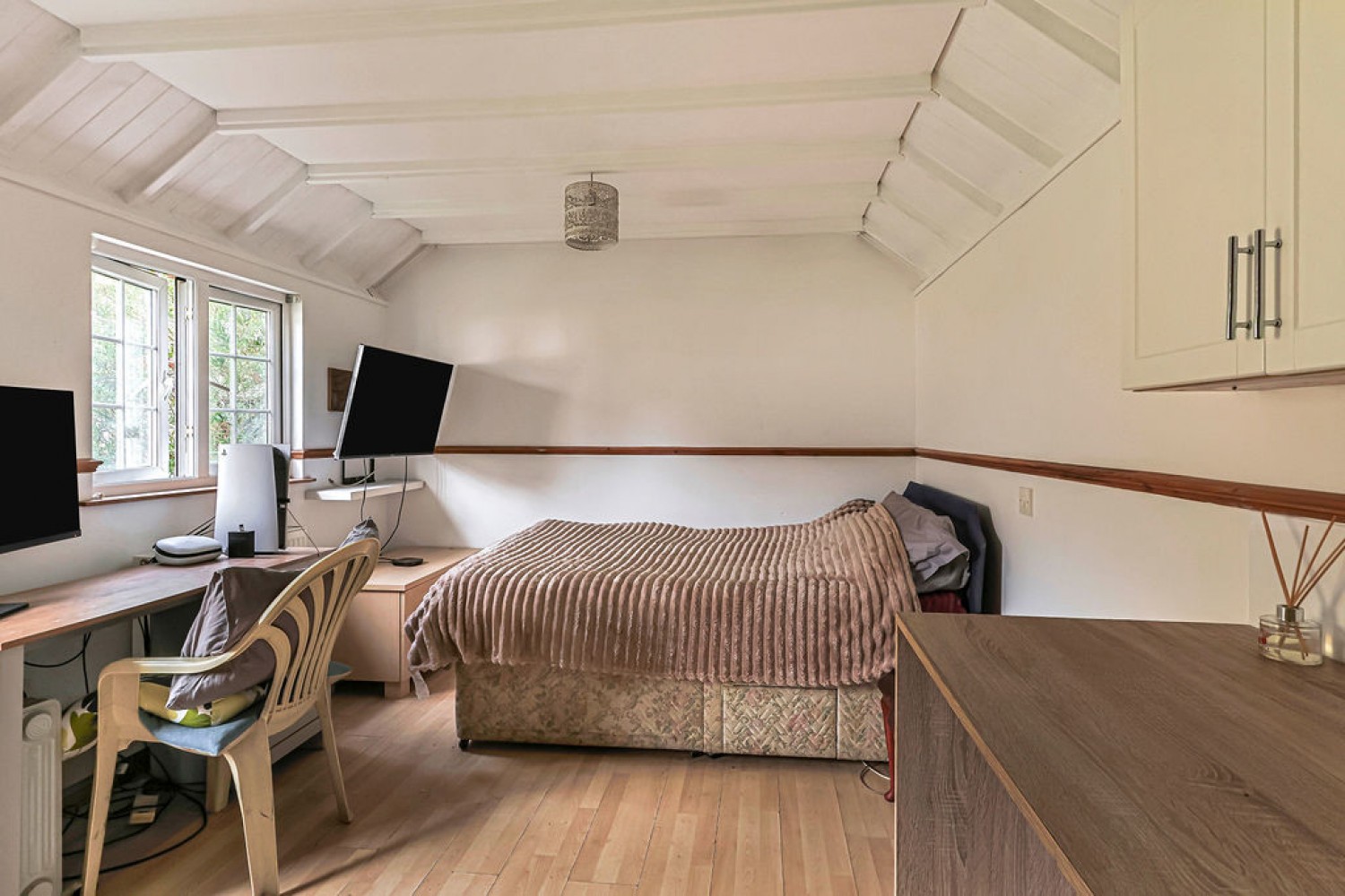 3 bedroom Bungalow in Archway Road, Poole