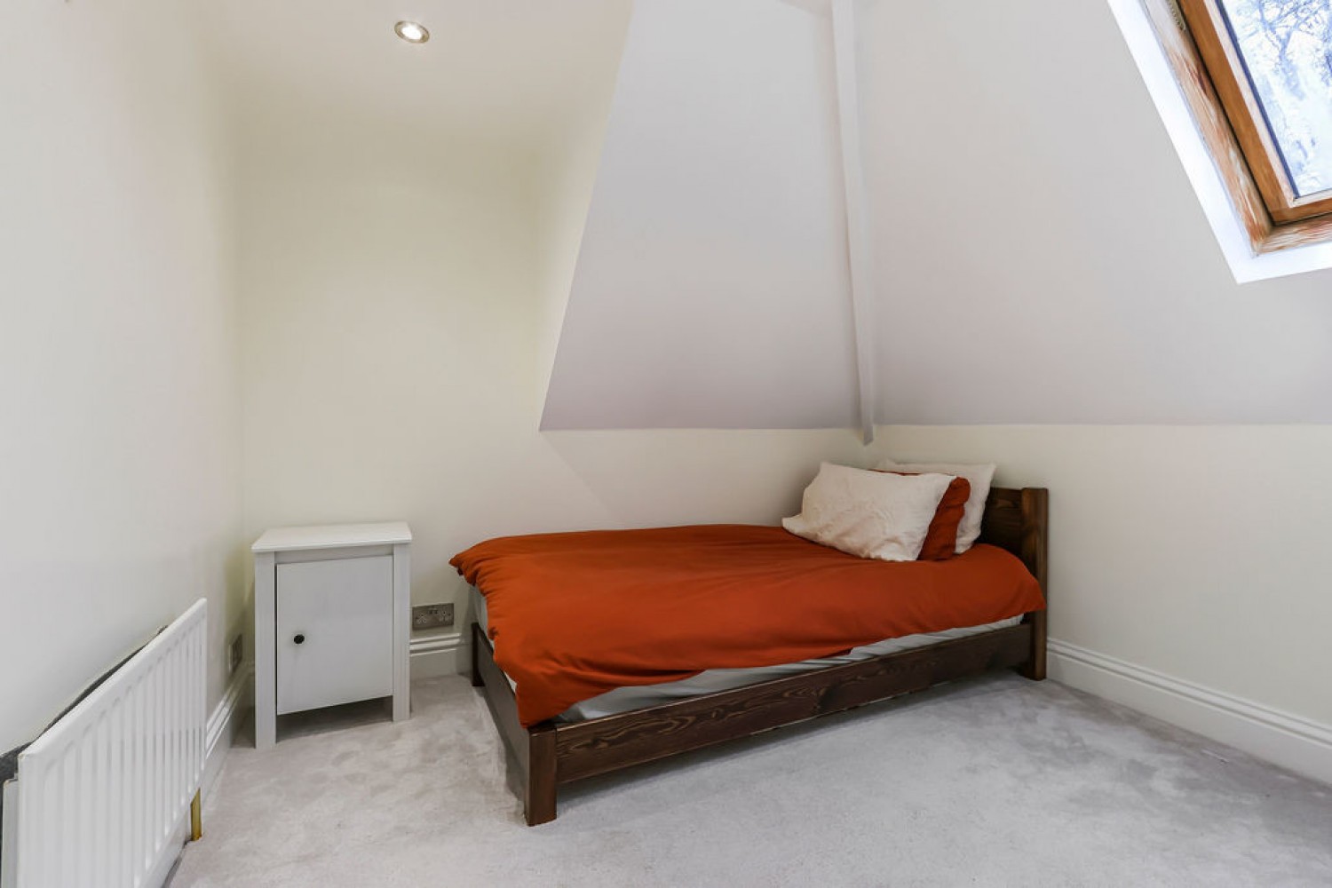 2 bedroom Flat for Sale Queens Park, Bournemouth, Dorset