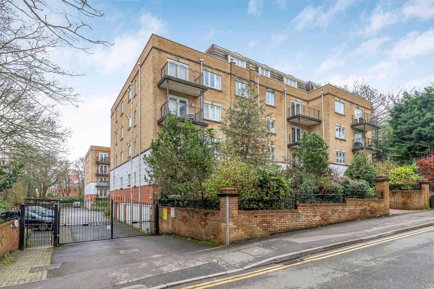 2 bedroom Flat in St Peters Road, Bournemouth