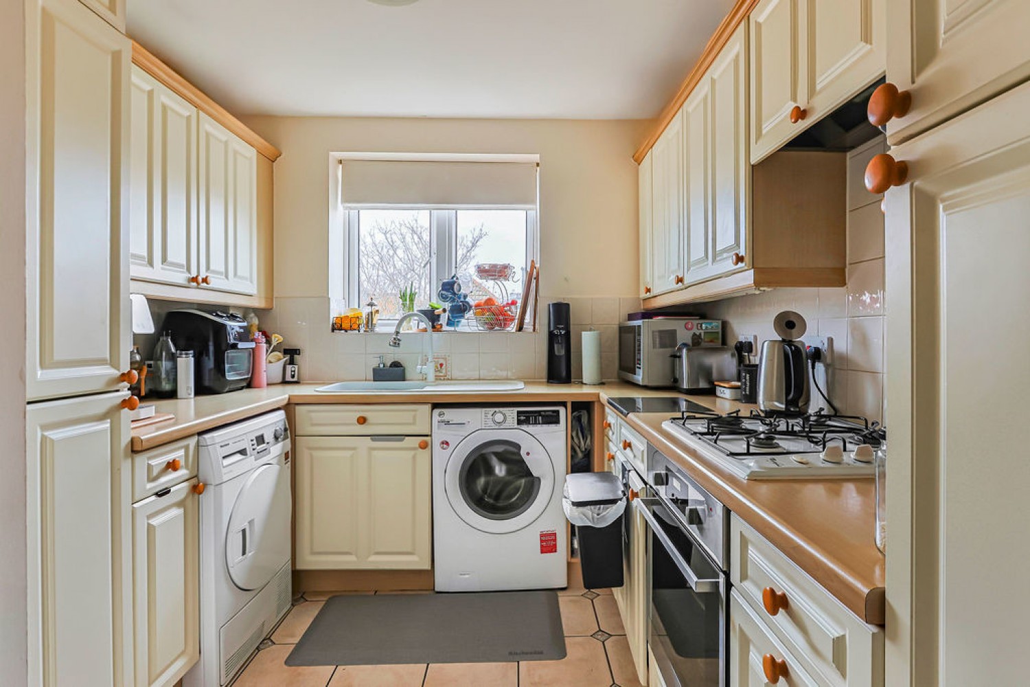 2 bedroom Flat in St Peters Road, Bournemouth