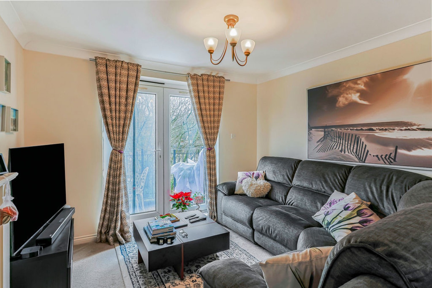 2 bedroom Flat in St Peters Road, Bournemouth