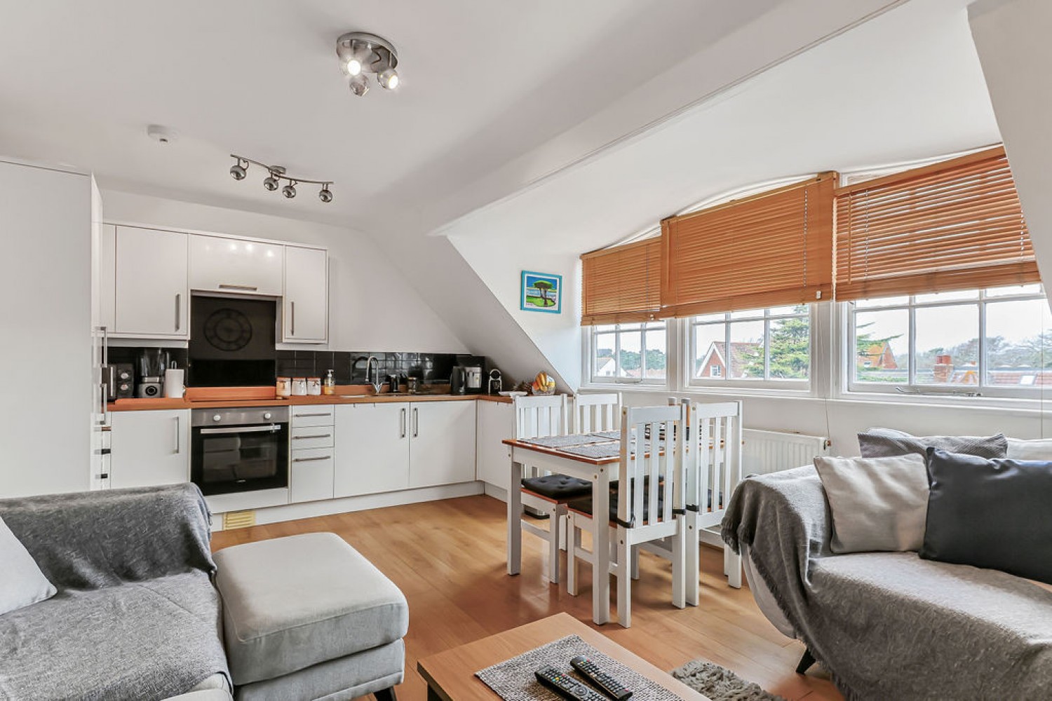 2 bedroom Flat for Sale Christchurch Road, Bournemouth