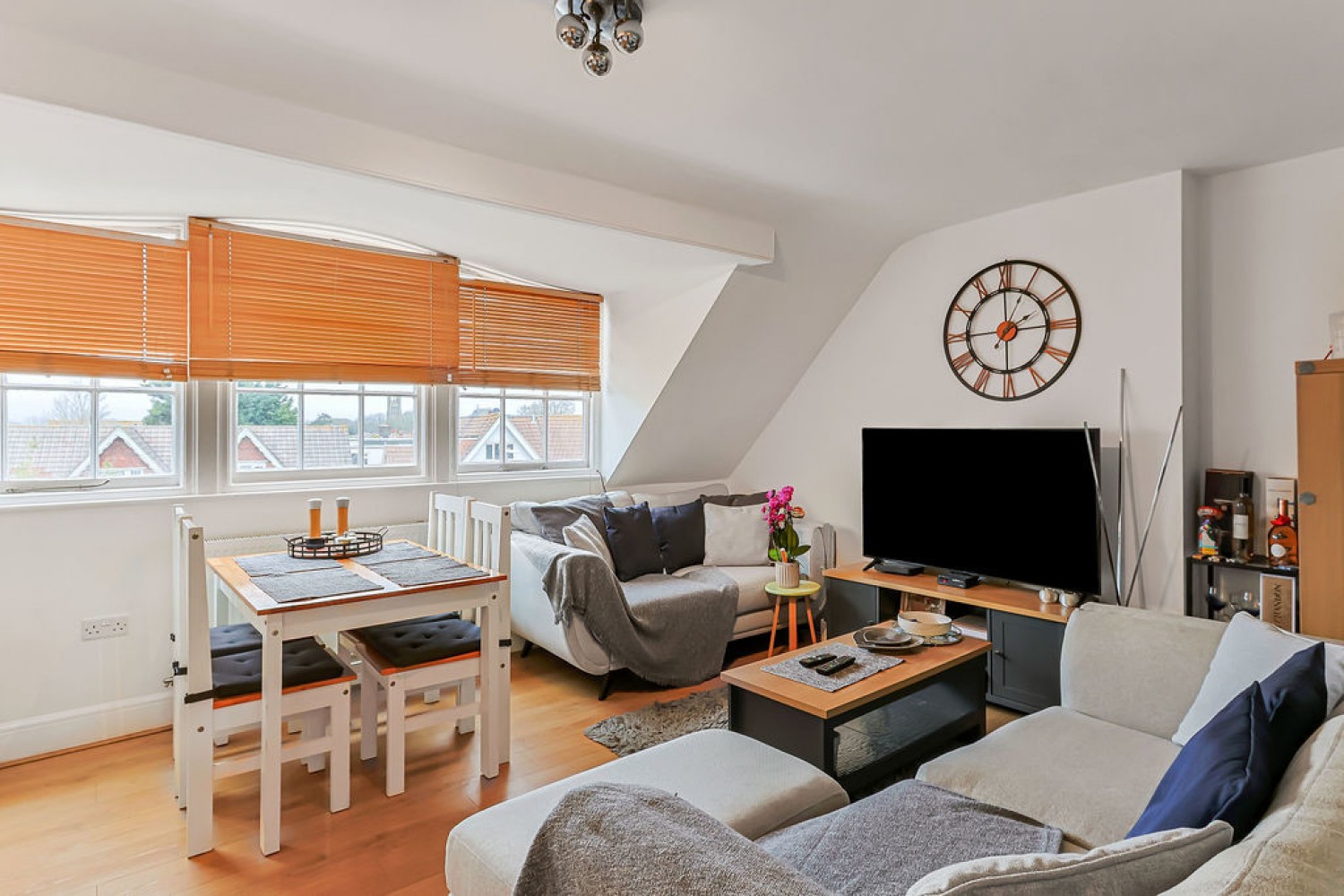 2 bedroom Flat for Sale Christchurch Road, Bournemouth