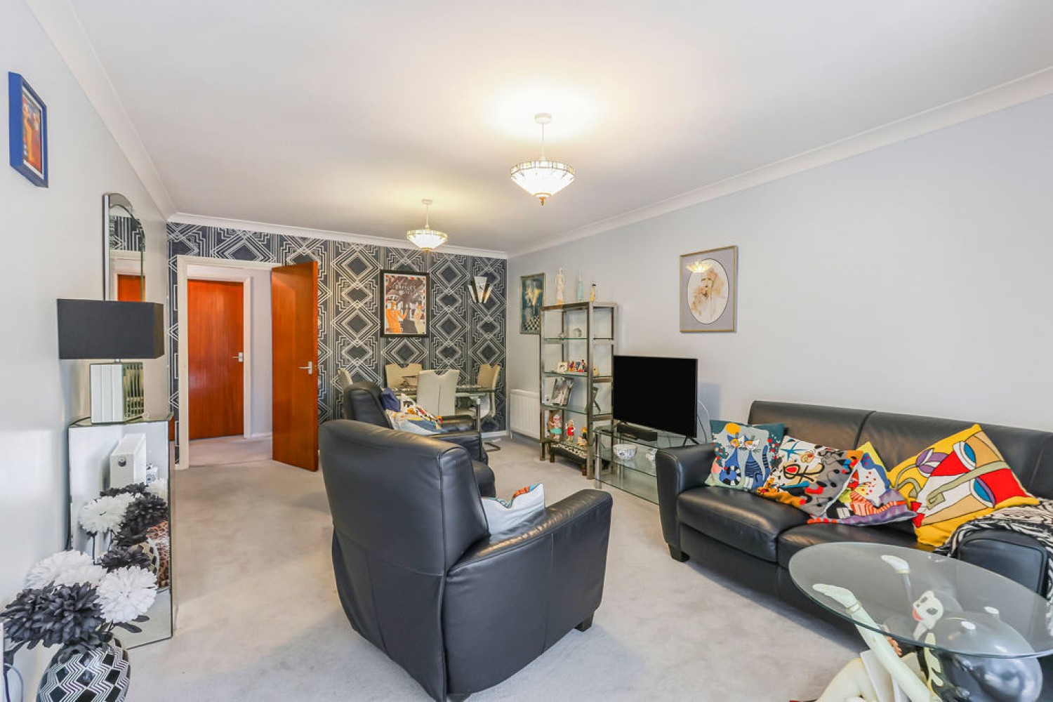 2 bedroom Flat for Sale Bournemouth, Dorset