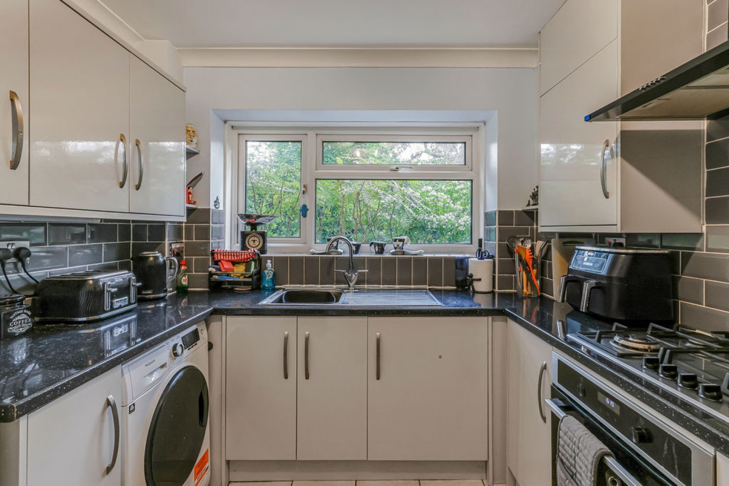2 bedroom Flat for Sale Bournemouth, Dorset