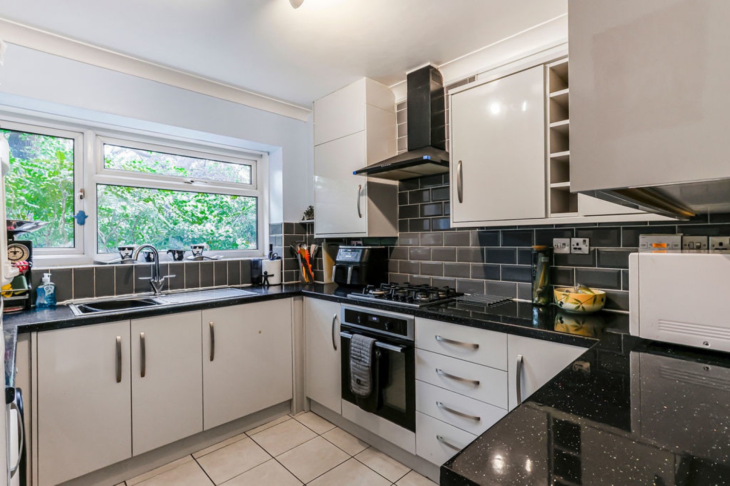 2 bedroom Flat for Sale Bournemouth, Dorset