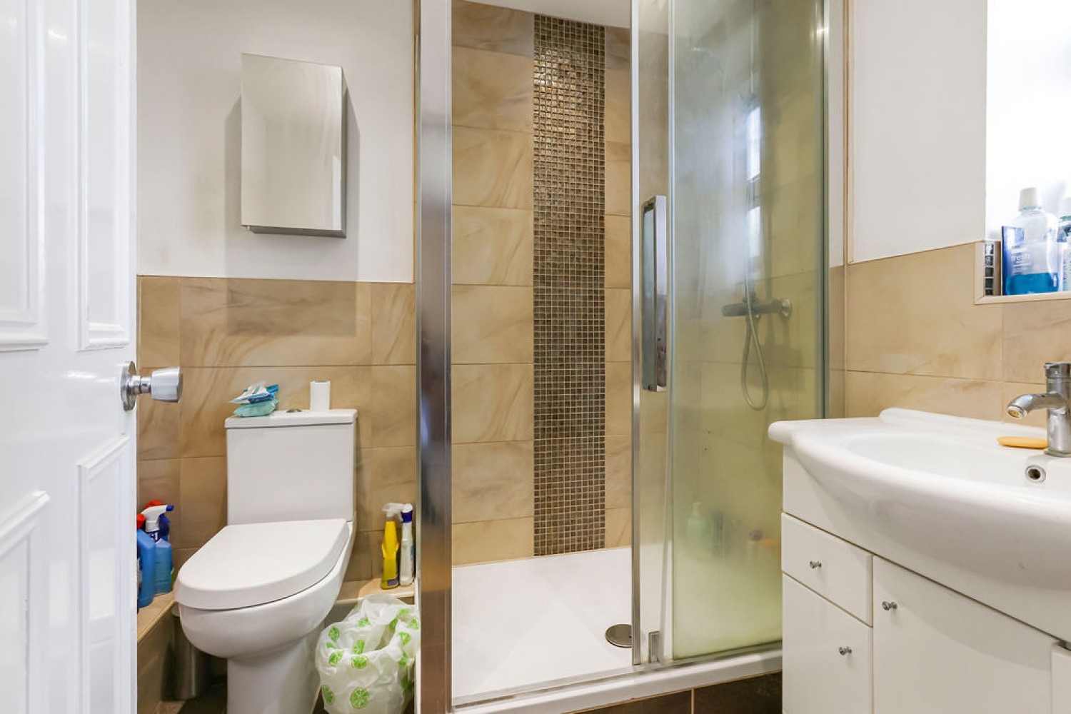 3 bedroom Flat for Sale Bournemouth, Dorset