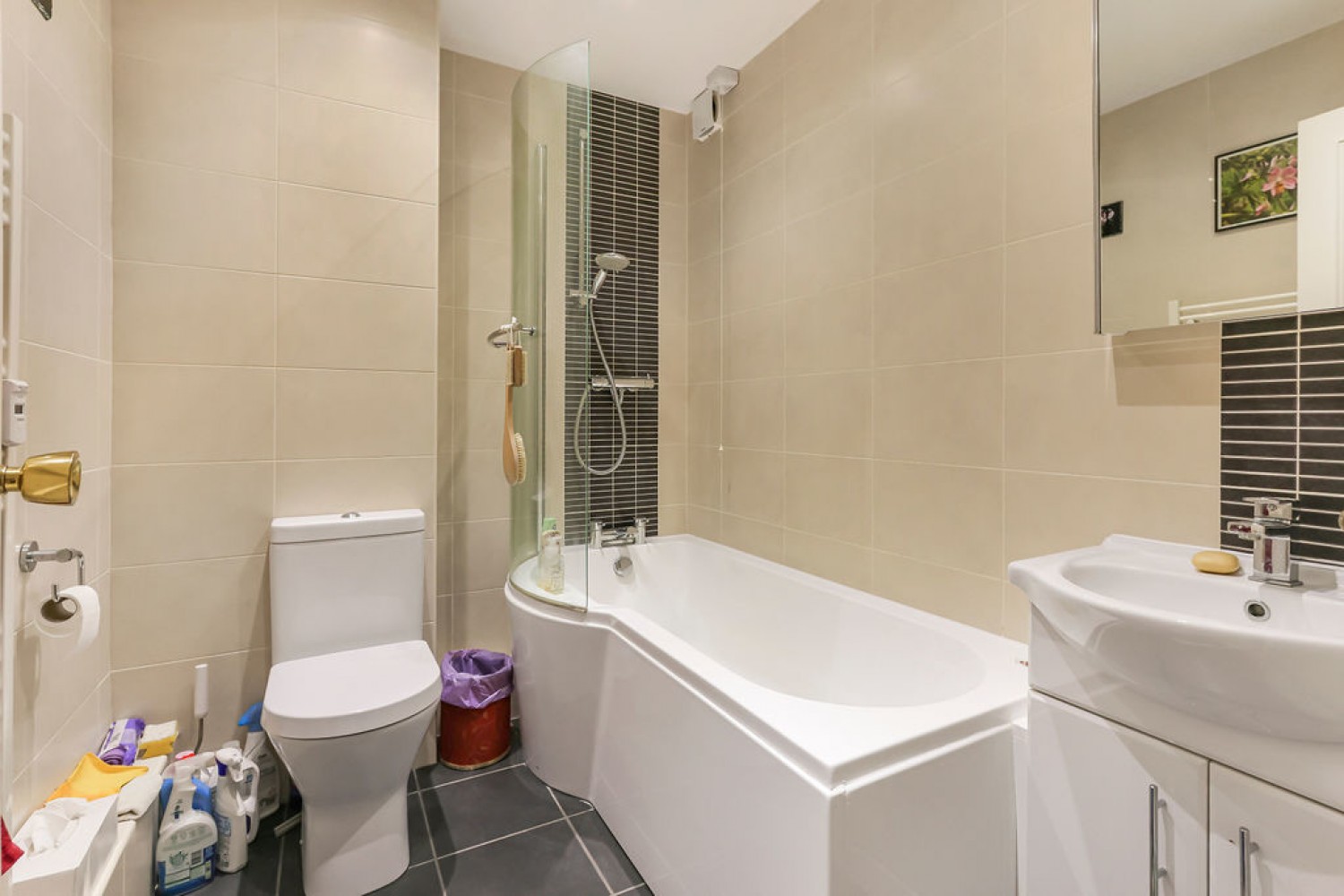 3 bedroom Flat for Sale Bournemouth, Dorset