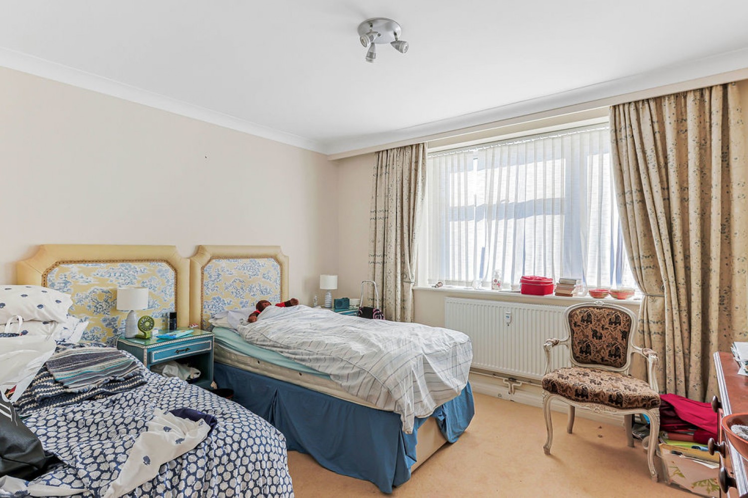 3 bedroom Flat for Sale Bournemouth, Dorset