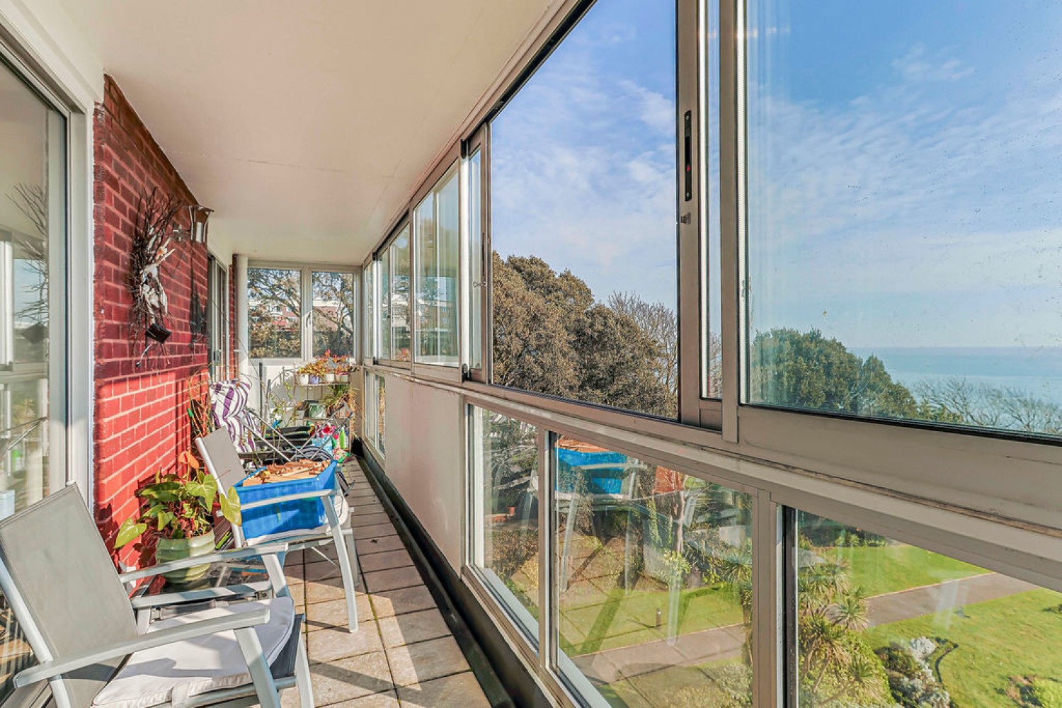 3 bedroom Flat for Sale Bournemouth, Dorset