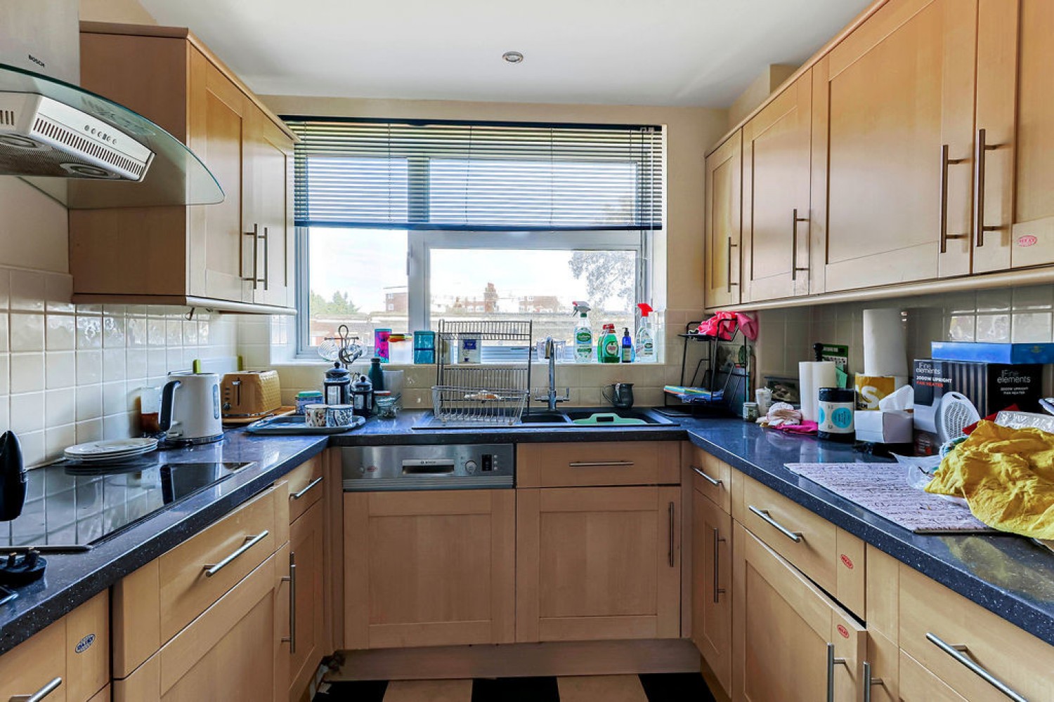 3 bedroom Flat for Sale Bournemouth, Dorset