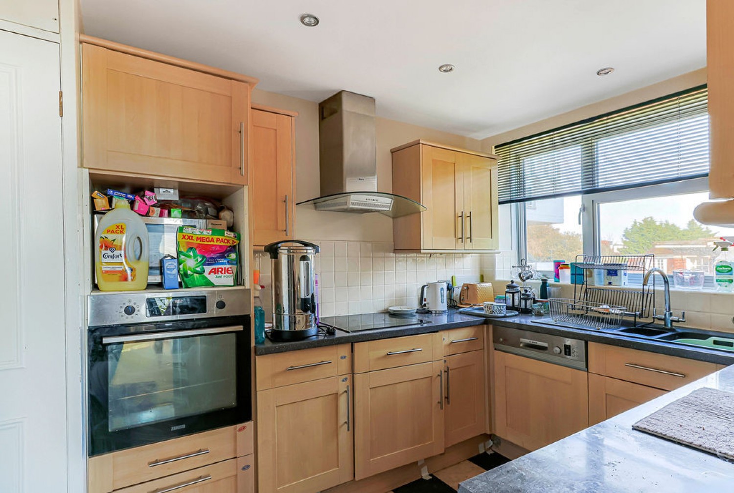 3 bedroom Flat for Sale Bournemouth, Dorset