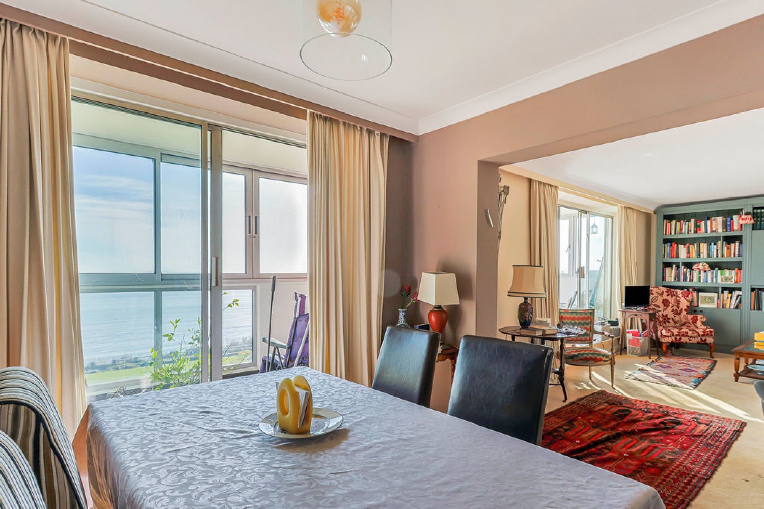 3 bedroom Flat for Sale Bournemouth, Dorset