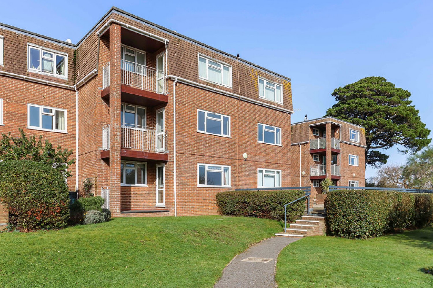 2 bedroom Flat for Sale Southbourne, Bournemouth, Dorset