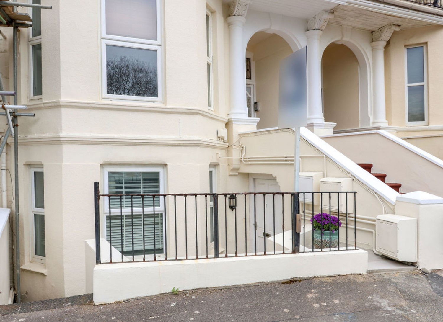 2 bedroom Flat for Sale Undercliff Road, Bournemouth