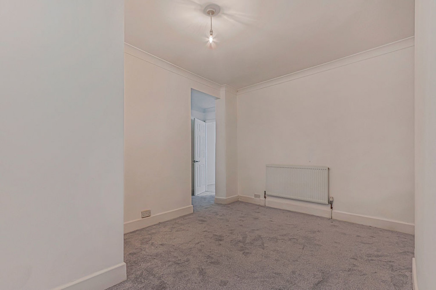 2 bedroom Flat for Sale Undercliff Road, Bournemouth
