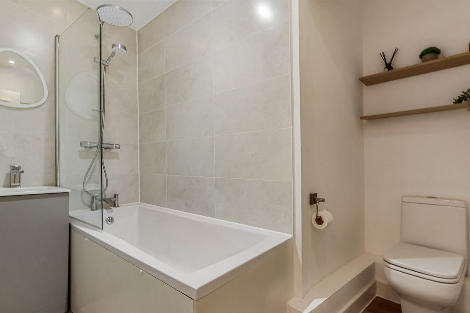 2 bedroom Flat for Sale Undercliff Road, Bournemouth