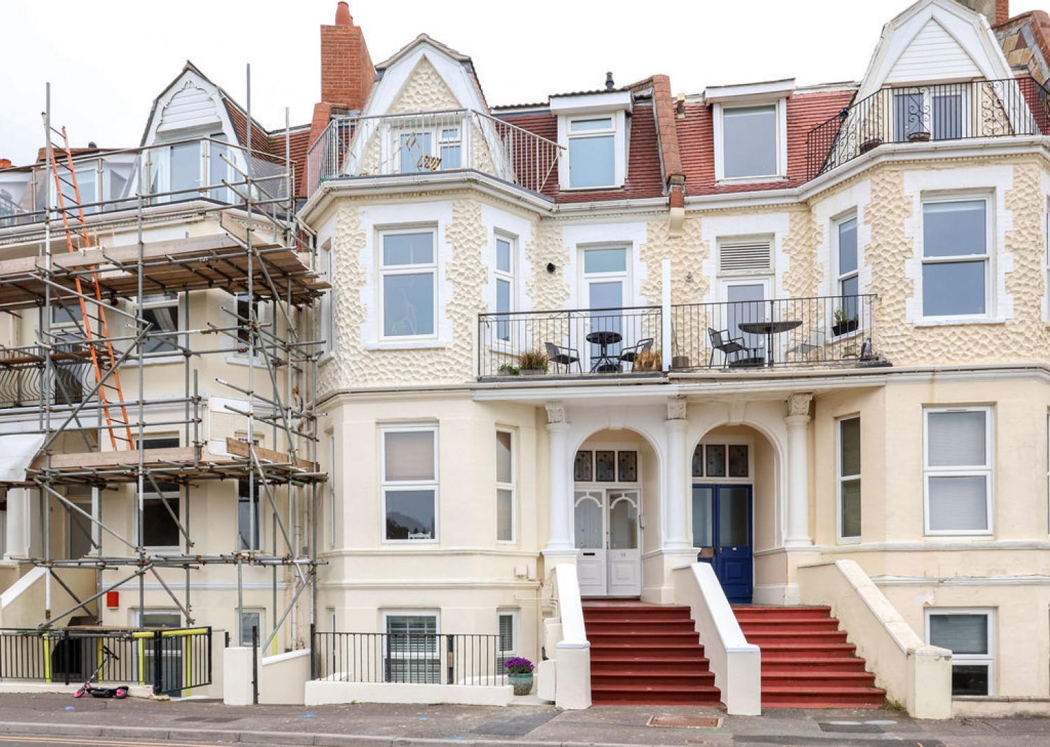 2 bedroom Flat for Sale Undercliff Road, Bournemouth