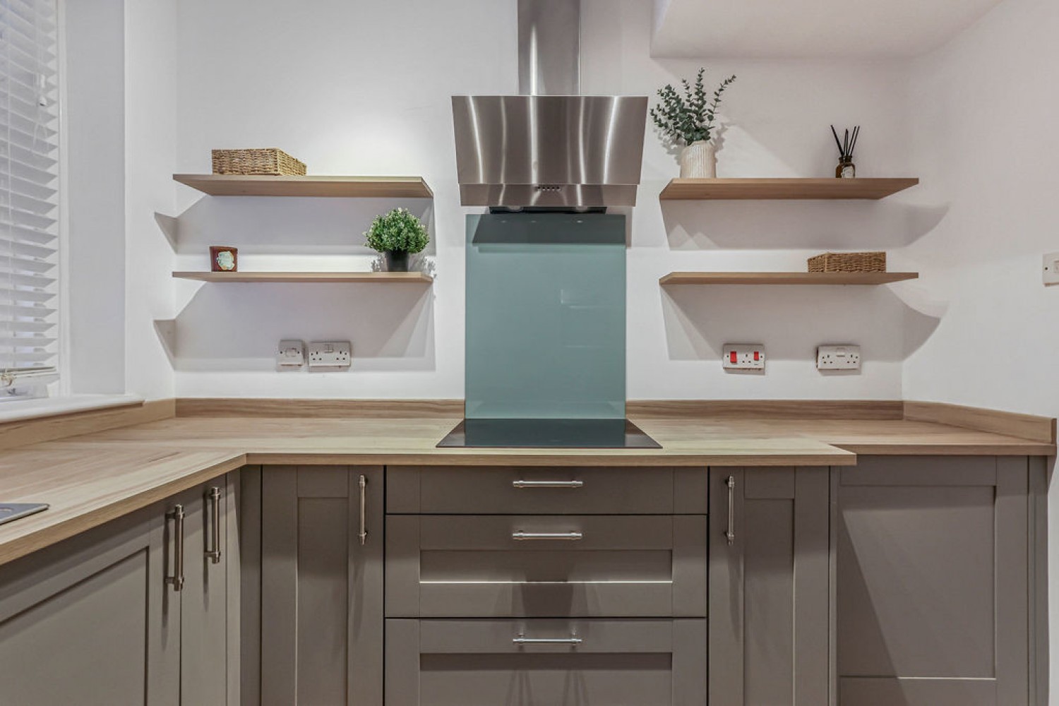 2 bedroom Flat for Sale Undercliff Road, Bournemouth