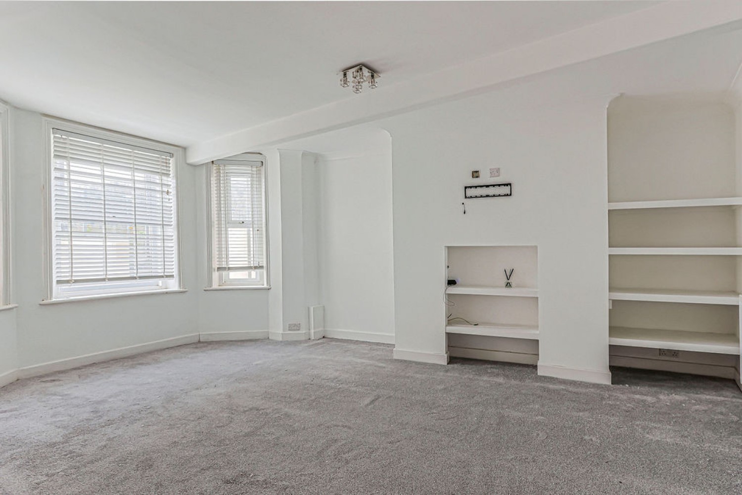 2 bedroom Flat for Sale Undercliff Road, Bournemouth