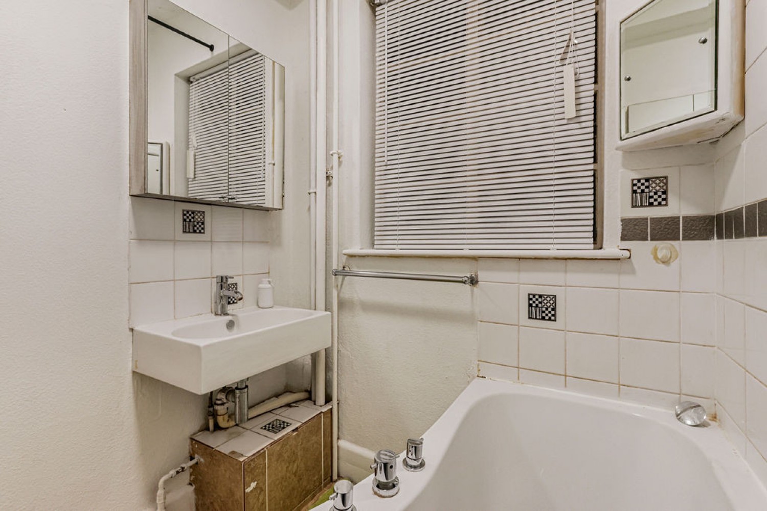 2 bedroom Flat for Sale Christchurch Road, Bournemouth