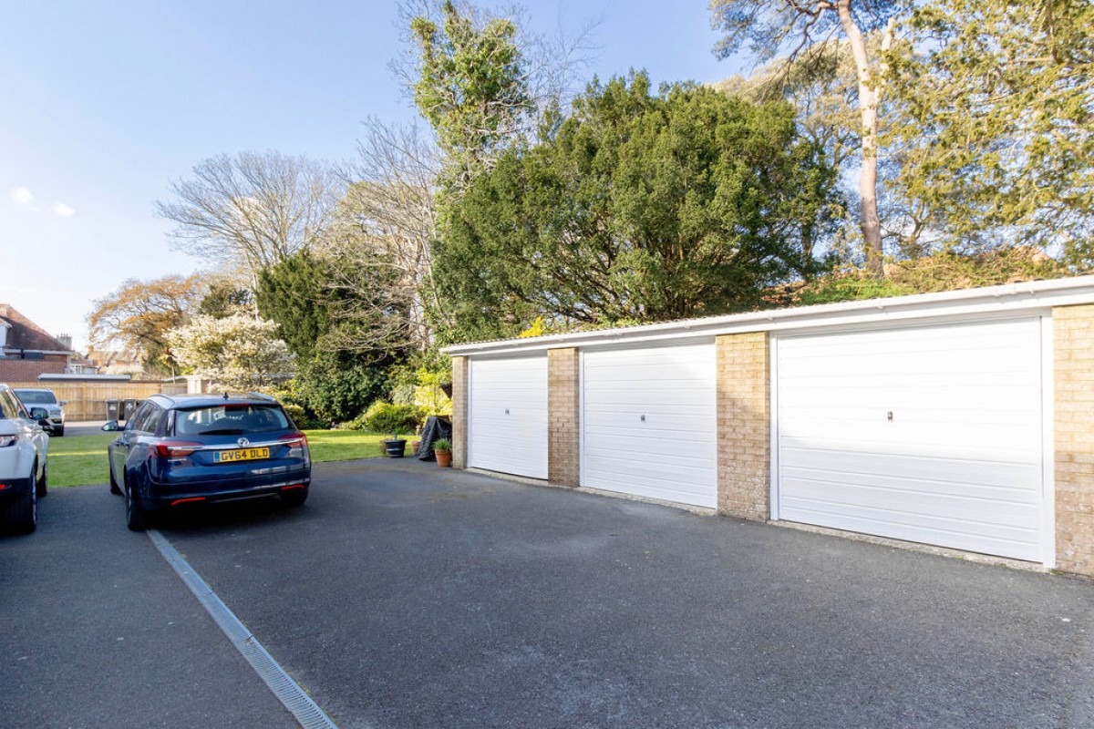 Browning Avenue, Bournemouth