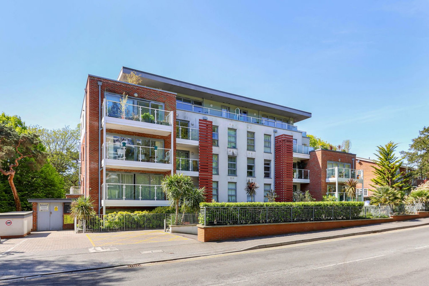 2 bedroom Flat for Sale Branksome Wood Road, Bournemouth