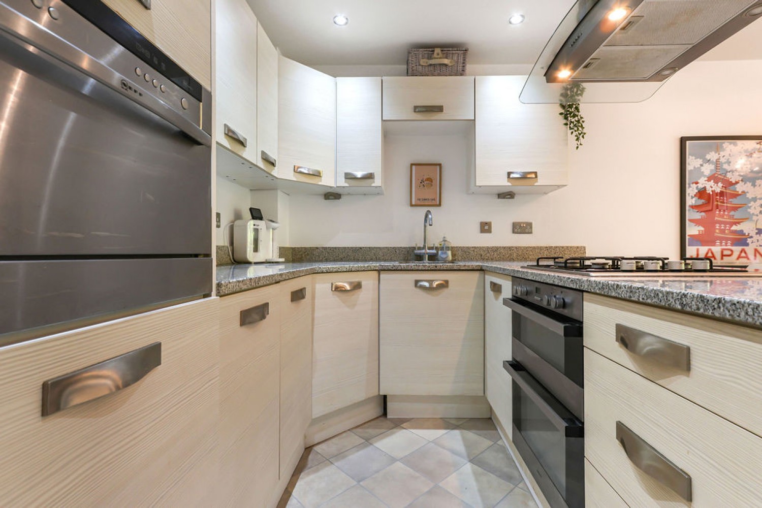 2 bedroom Flat for Sale Branksome Wood Road, Bournemouth