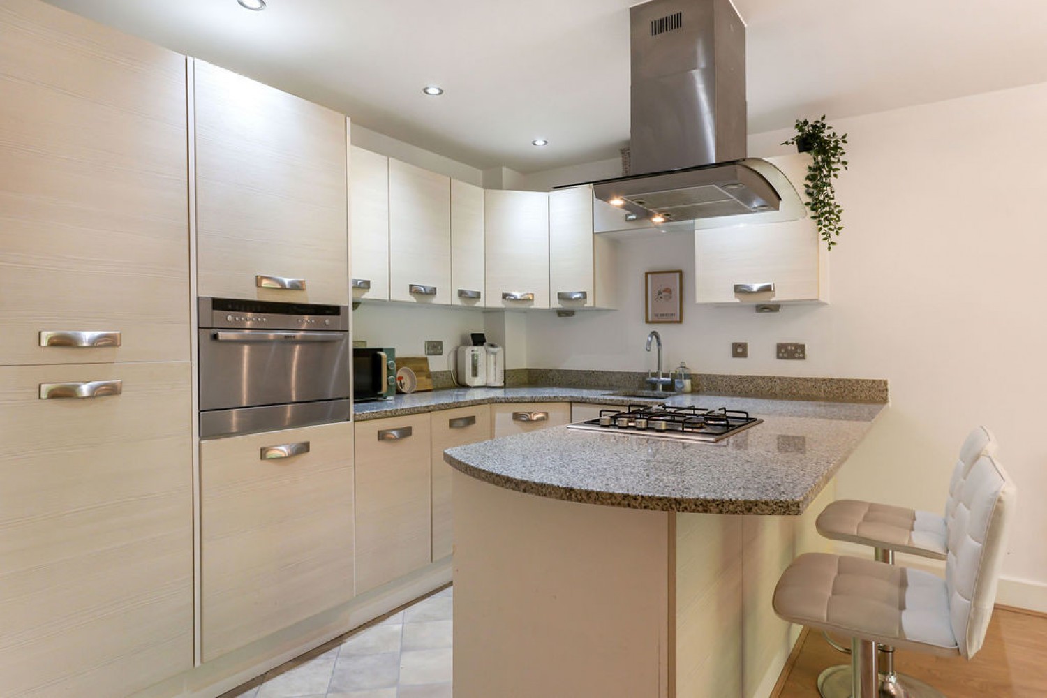 2 bedroom Flat for Sale Branksome Wood Road, Bournemouth