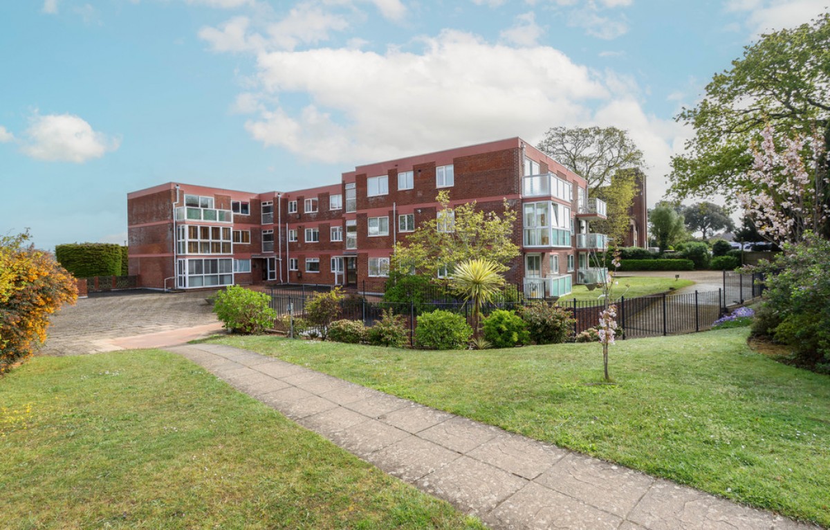 Grove Gardens, 116 Southbourne Road