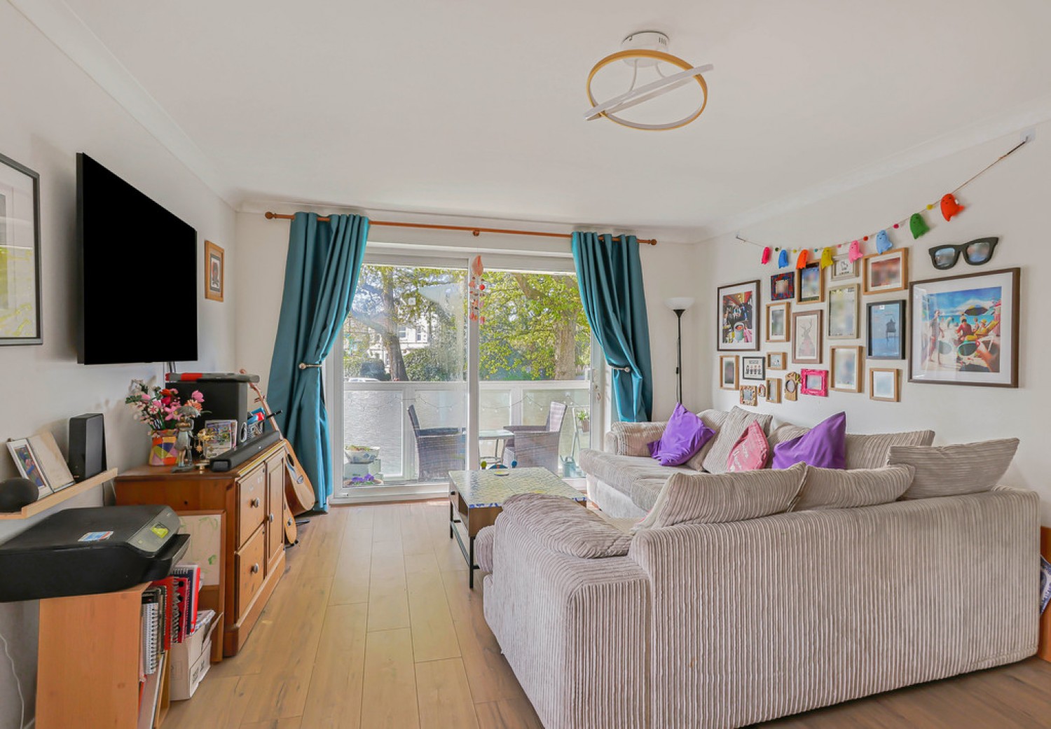 2 bedroom Flat for Sale Grove Gardens, 116 Southbourne Road