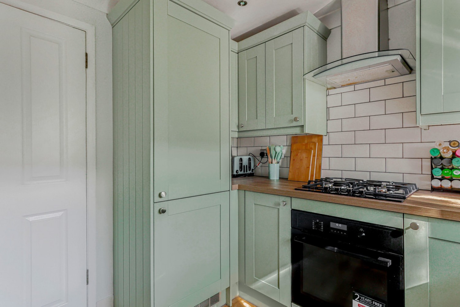 2 bedroom Flat for Sale Grove Gardens, 116 Southbourne Road