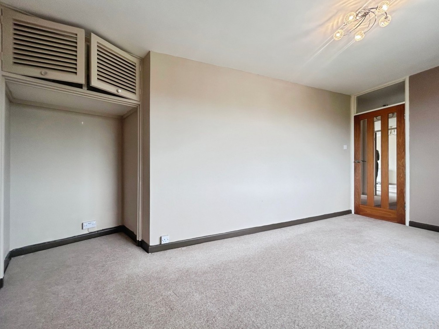 2 bedroom Flat for Letting West Cliff Road, Bournemouth