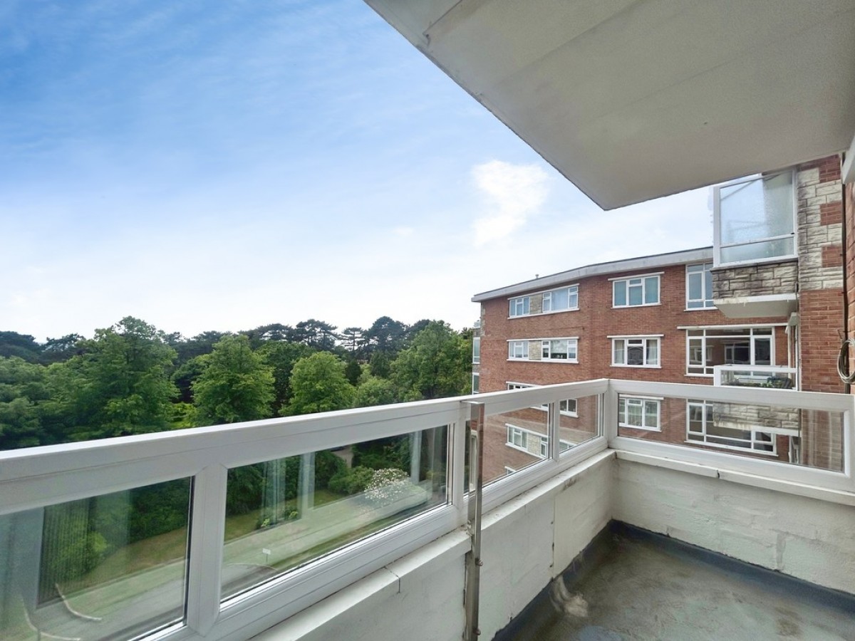 West Cliff Road, Bournemouth