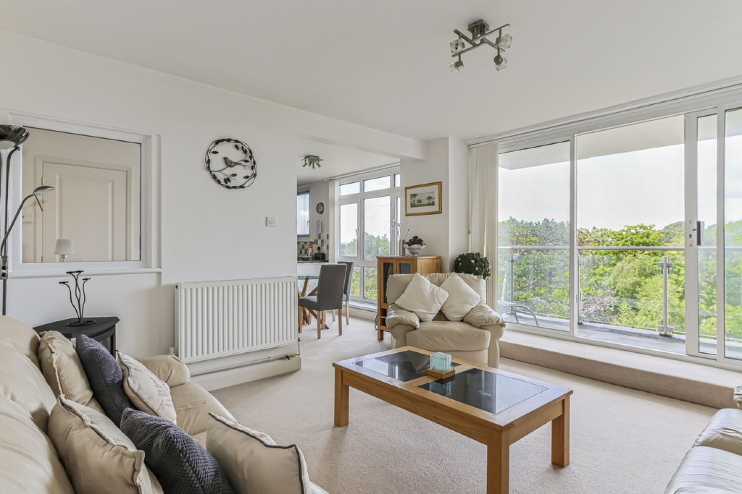 2 bedroom Flat for Sale West Cliff Road, Bournemouth