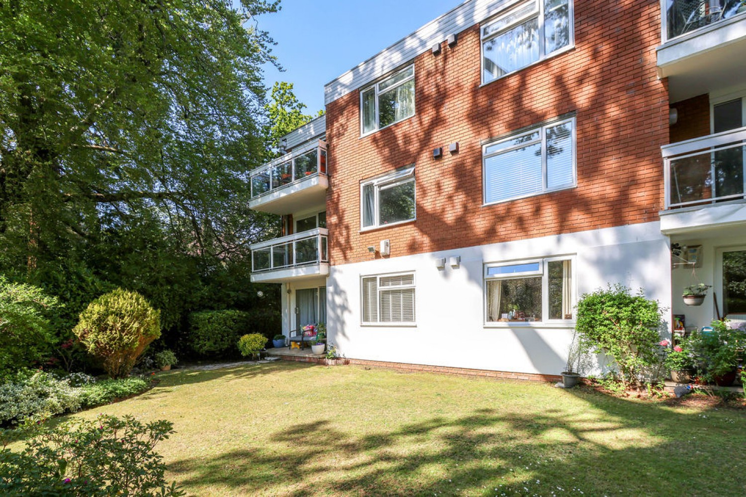 2 bedroom Flat for Sale Branksome Wood Road, Bournemouth