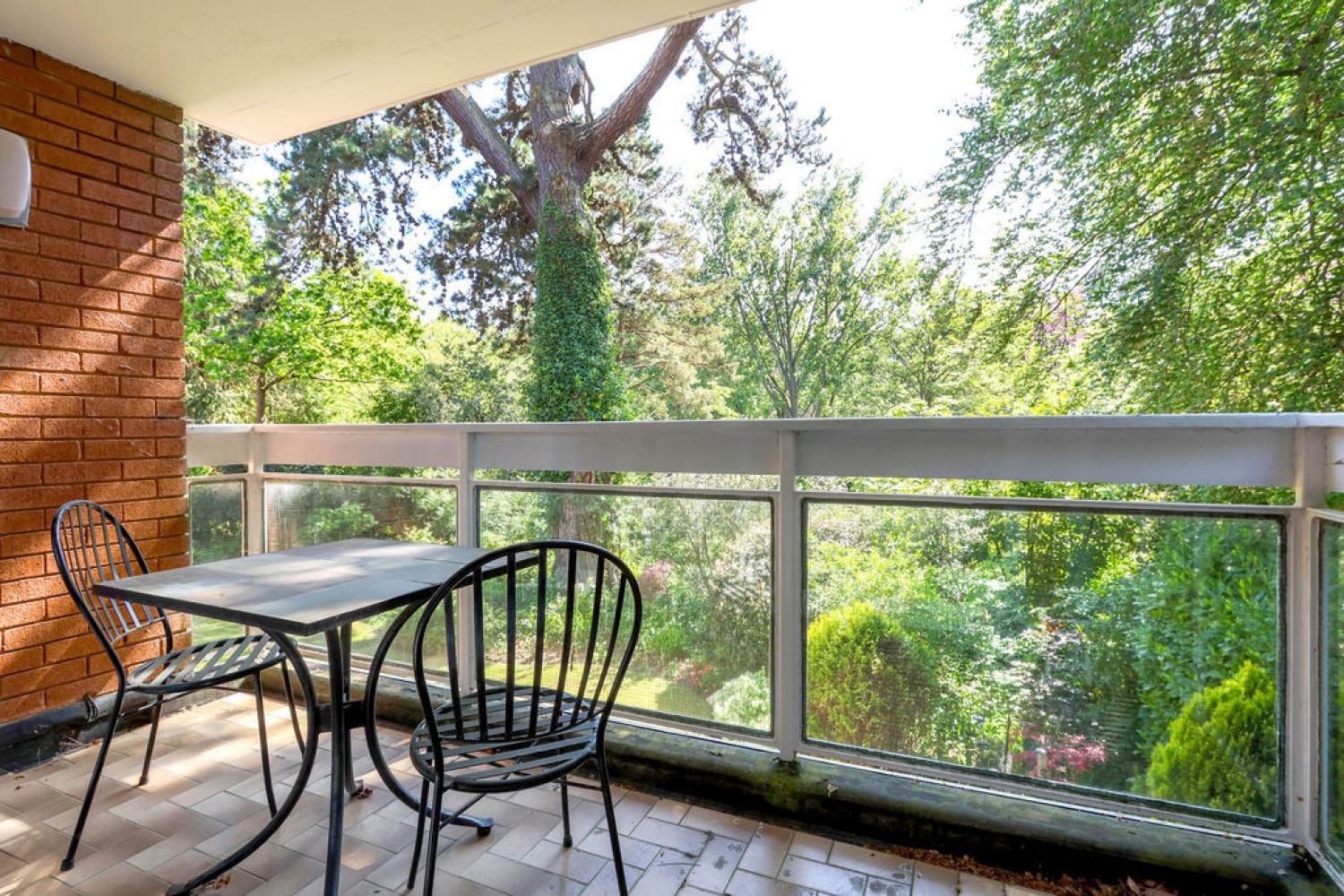2 bedroom Flat for Sale Branksome Wood Road, Bournemouth