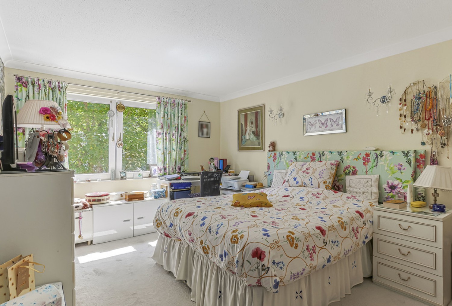 2 bedroom Flat for Sale St Peter's Road, Bournemouth