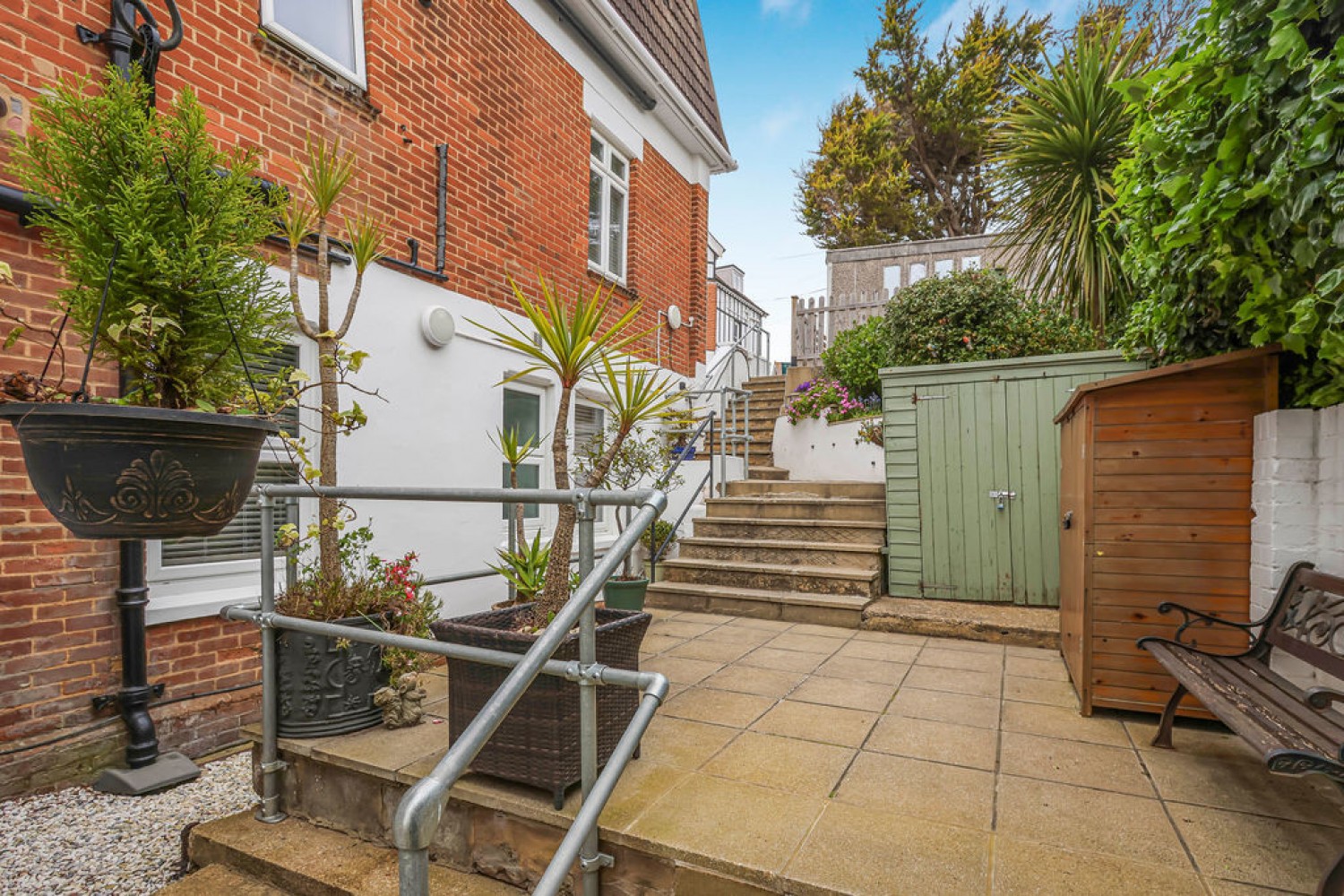 2 bedroom Flat for Sale Boscombe Spa Road, Bournemouth, Dorset