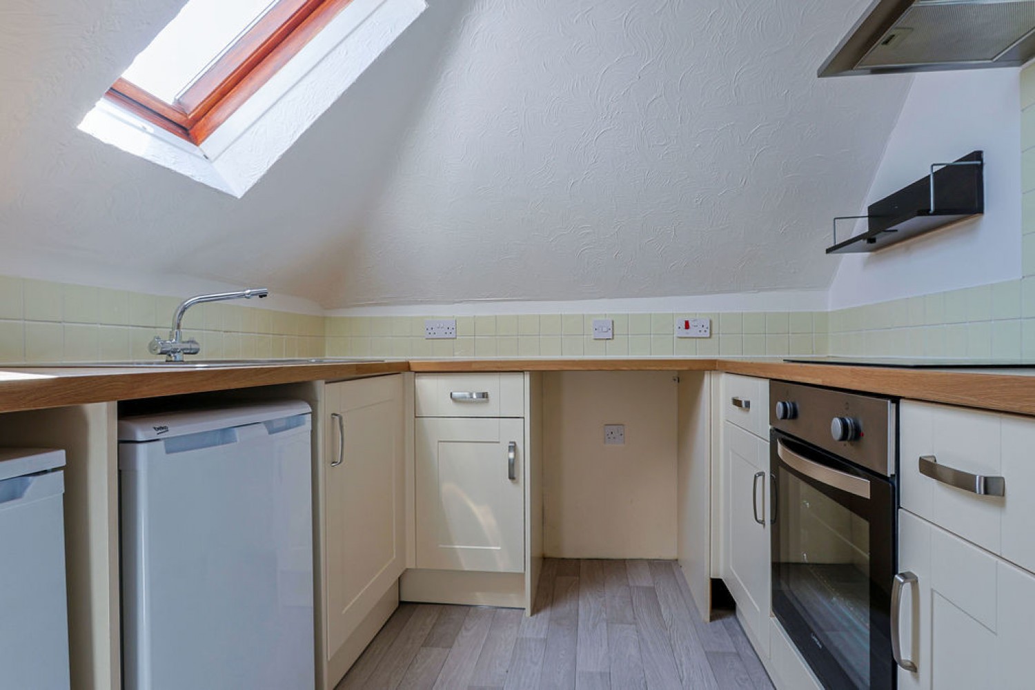 2 bedroom Flat for Sale Southbourne, Bournemouth, Dorset