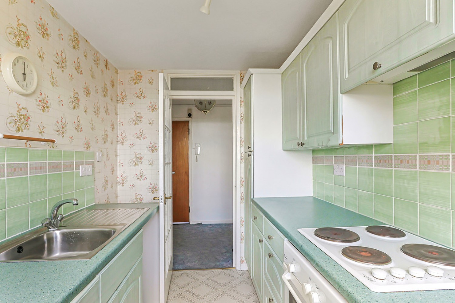 2 bedroom Flat for Sale Bournemouth, Dorset