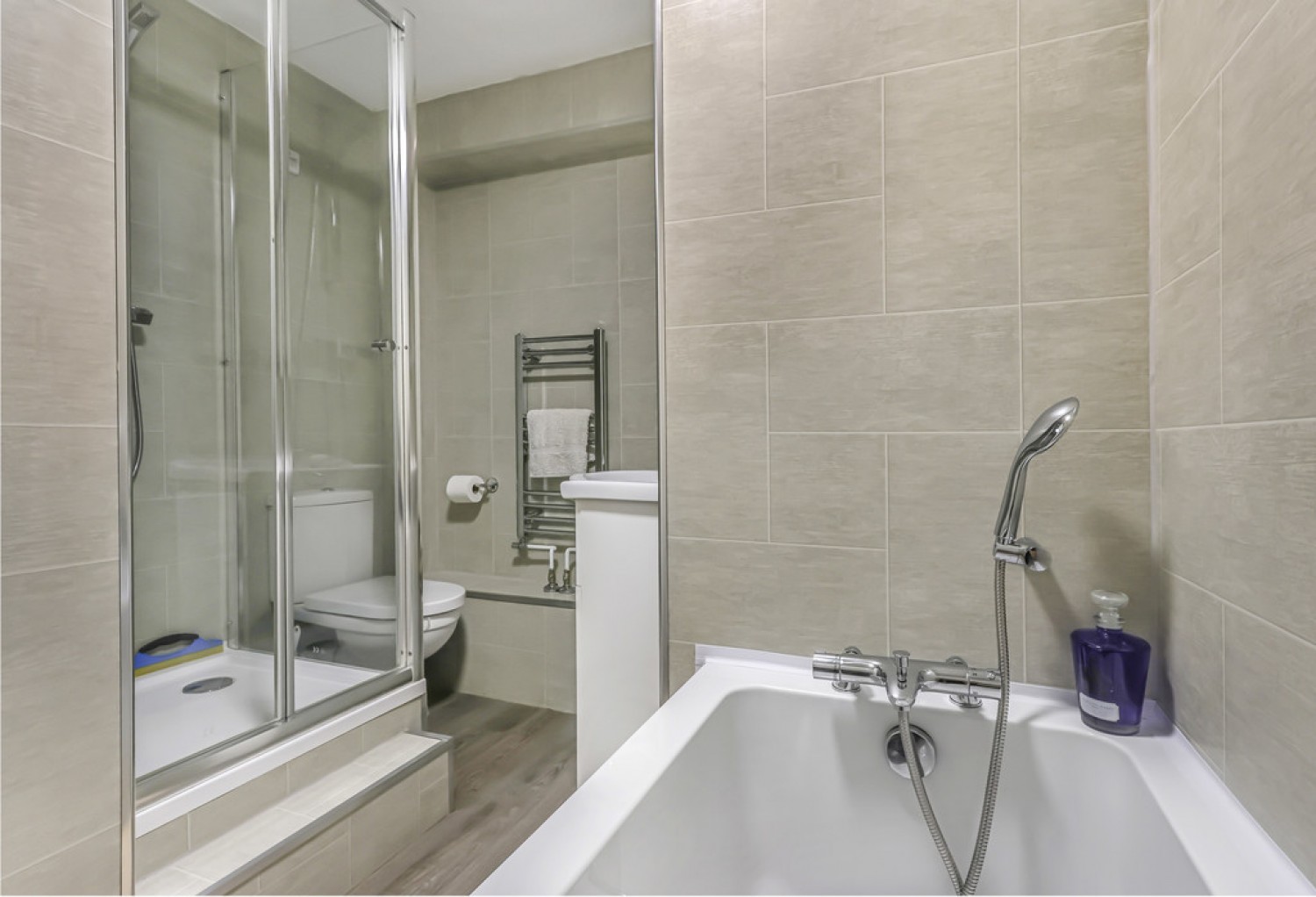 2 bedroom Flat for Sale Bournemouth, Bournemouth Christchurch Poole, Dorset