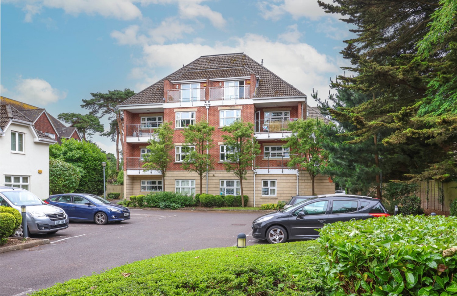 2 bedroom Flat for Sale Christchurch Road, Bournemouth